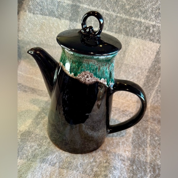 Vintage Royal Canadian Art Pottery ‘Princess’ Handcrafted Coffee/Teapot - Picture 2 of 13